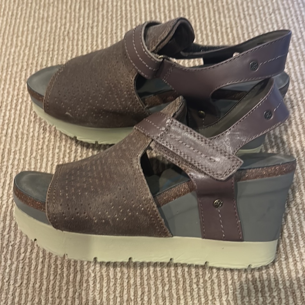 NEW OTBT waypoint distressed wedge Brown Wedge Sandals size 9 - Picture 10 of 12